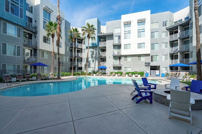 Imagen de la piscina del Hotel Modern Stay 6mins to ASU. Foto 16