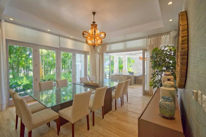 Imagen general del Hotel Modern Villa With Ocean View and Service Staff. Foto 1