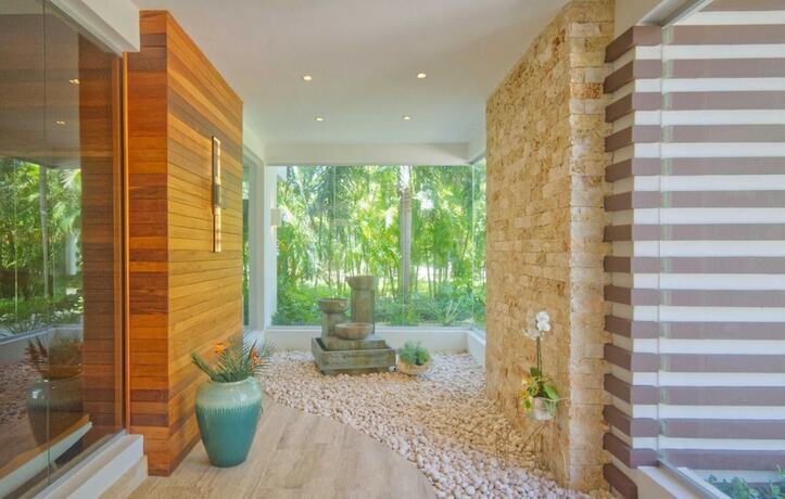 Imagen general del Hotel Modern Villa With Ocean View and Service Staff. Foto 3