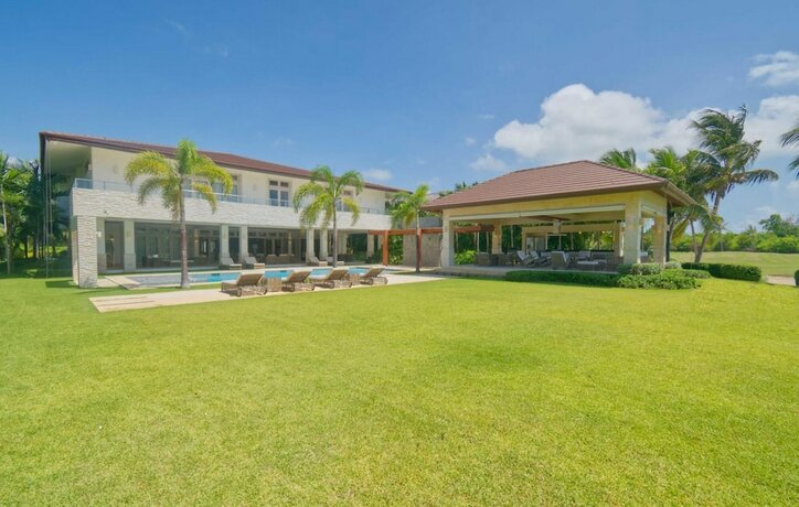 Imagen de la habitación del Hotel Modern Villa With Ocean View and Service Staff. Foto 19
