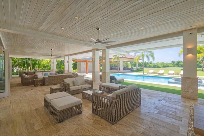 Imagen general del Hotel Modern Villa With Ocean View and Service Staff. Foto 17