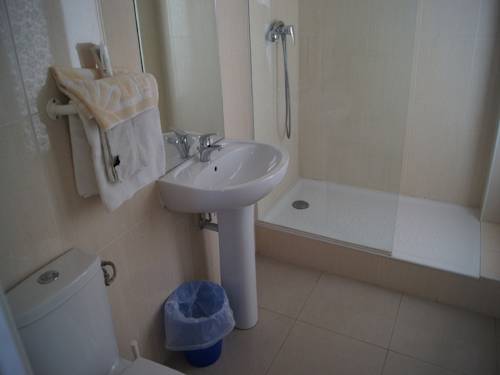Imagen de la habitación del Hotel Moderne, Maisons alfort. Foto 11