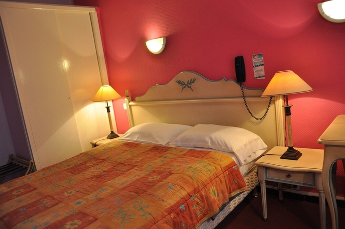 Imagen de la habitación del Hotel Moderne, Marsella. Foto 8