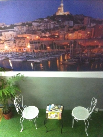 Imagen de los interiores del Hotel Moderne, Marsella. Foto 18