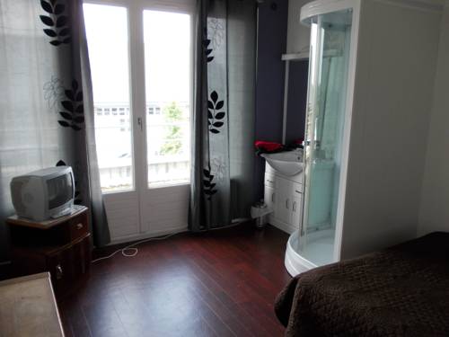 Imagen de la habitación del Hotel Moderne, Vire. Foto 8