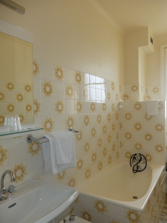 Imagen de la habitación del Hotel Moderniste. Foto 8