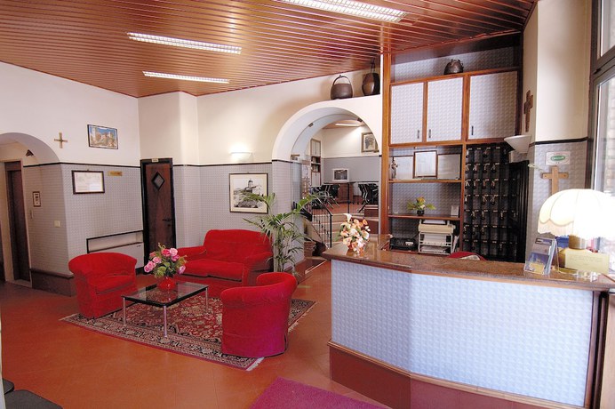 Imagen de los interiores del Hotel Moderno, Asis. Foto 19