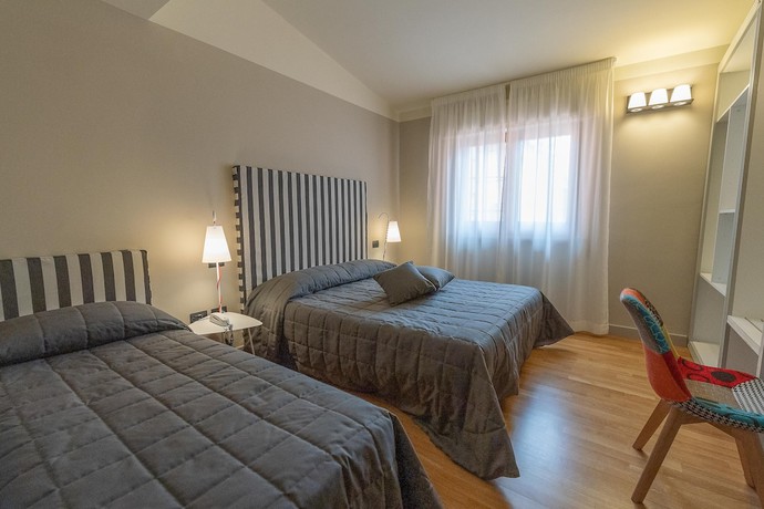 Imagen de la habitación del Hotel Moderno, Asis. Foto 9