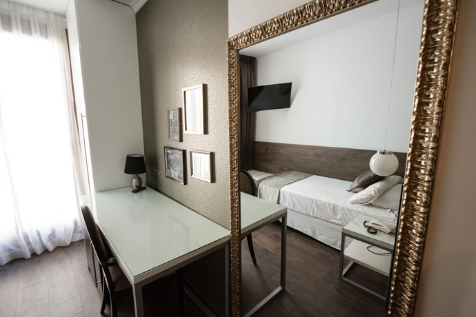 Imagen de la habitación del Hotel Moderno Barcelona. Foto 8