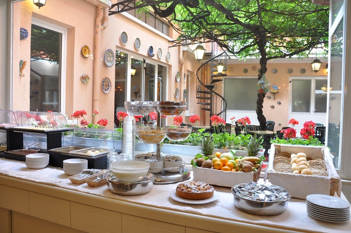 Imagen del bar/restaurante del Hotel Moderno, Binda. Foto 4