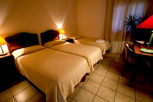 Imagen de la habitación del Hotel Moderno, Olbia. Foto 14