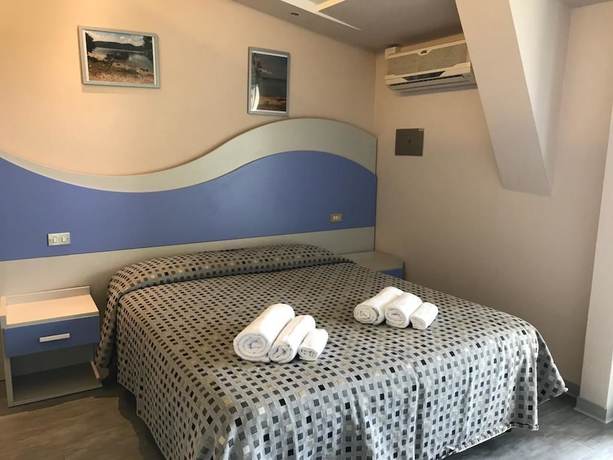 Imagen de la habitación del Hotel Moderno, Pinarella di Cervia. Foto 5