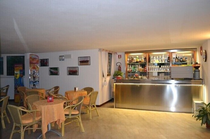 Imagen del bar/restaurante del Hotel Moderno, Pinarella di Cervia. Foto 2
