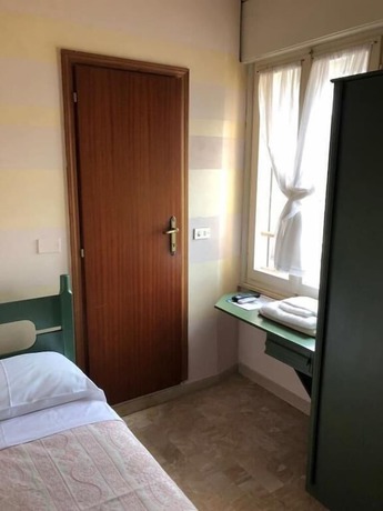Imagen de la habitación del Hotel Moderno, Pinarella di Cervia. Foto 8