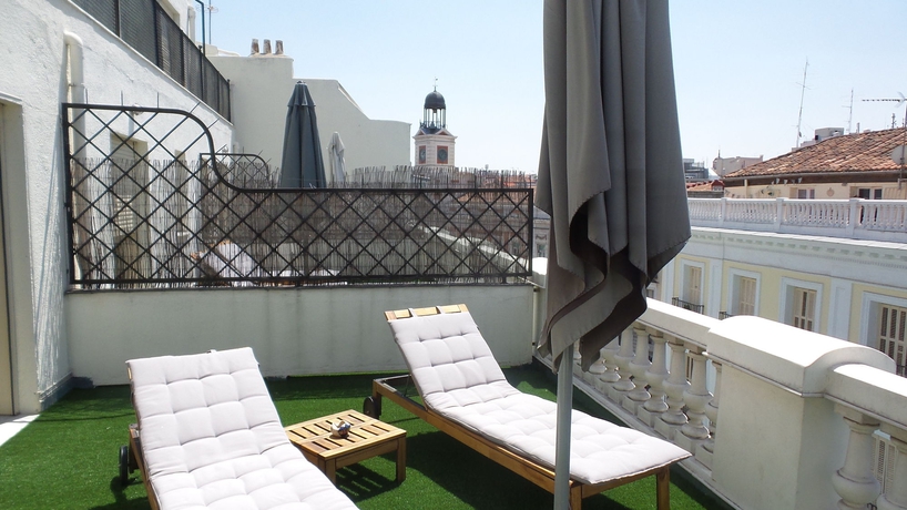 Imagen de los exteriores del Hotel Moderno, Puerta del Sol. Foto 14