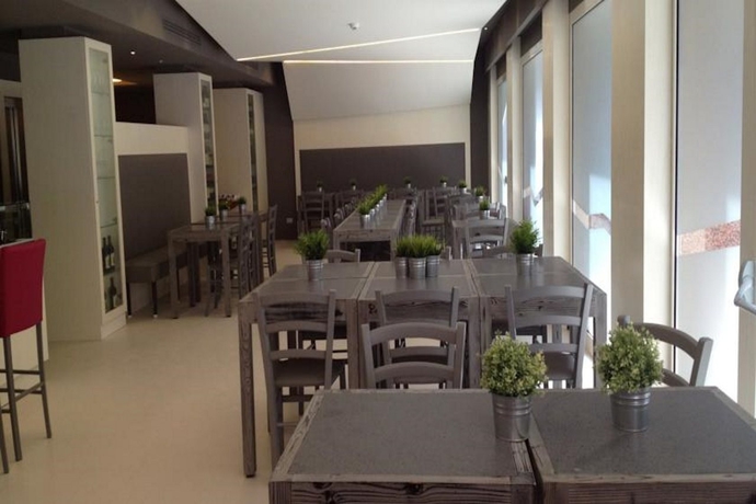 Imagen general del Hotel Moderno Roma. Foto 4