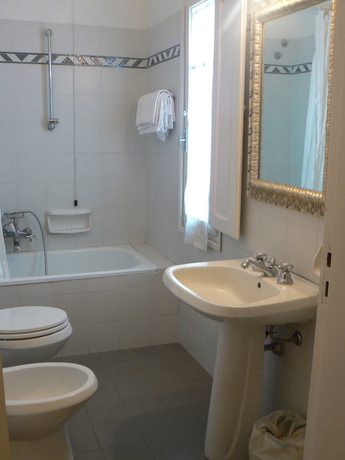 Imagen de la habitación del Hotel Moderno, Siena. Foto 2