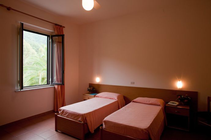 Imagen de la habitación del Hotel Moderno, Terme Luigiane. Foto 4