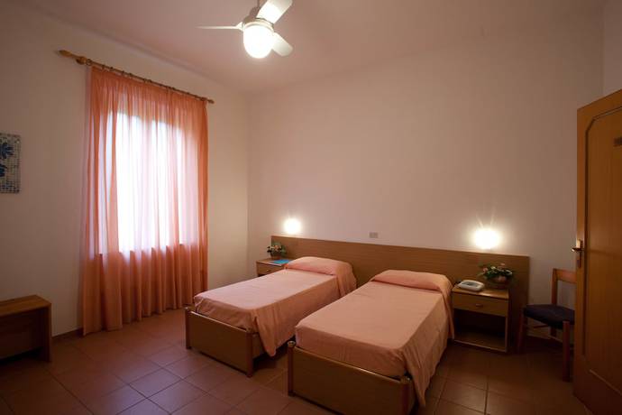 Imagen de la habitación del Hotel Moderno, Terme Luigiane. Foto 6