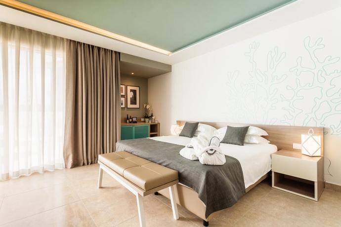 Imagen de la habitación del Hotel Modica Beach Resort. Foto 6