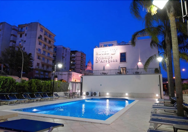 Imagen de la piscina del Hotel Modica Inn Centro, BW Premier Collection. Foto 15