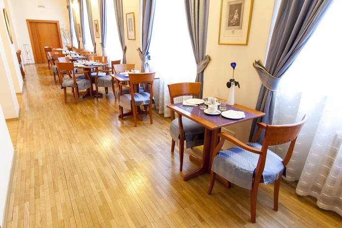 Imagen del bar/restaurante del Hotel Modrá Růže. Foto 1