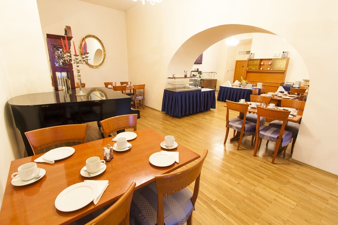 Imagen del bar/restaurante del Hotel Modrá Růže. Foto 2