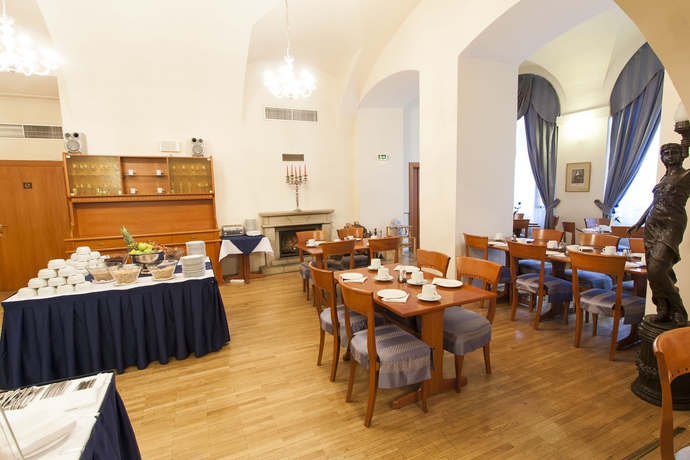 Imagen del bar/restaurante del Hotel Modrá Růže. Foto 3