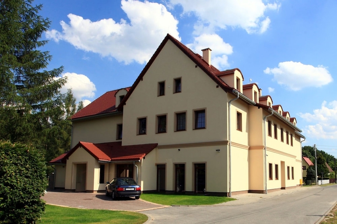 Imagen general del Hotel Modrzewiowy Dwor. Foto 2
