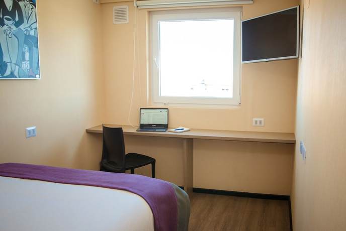 Imagen de la habitación del Hotel Modular Express Calama. Foto 15