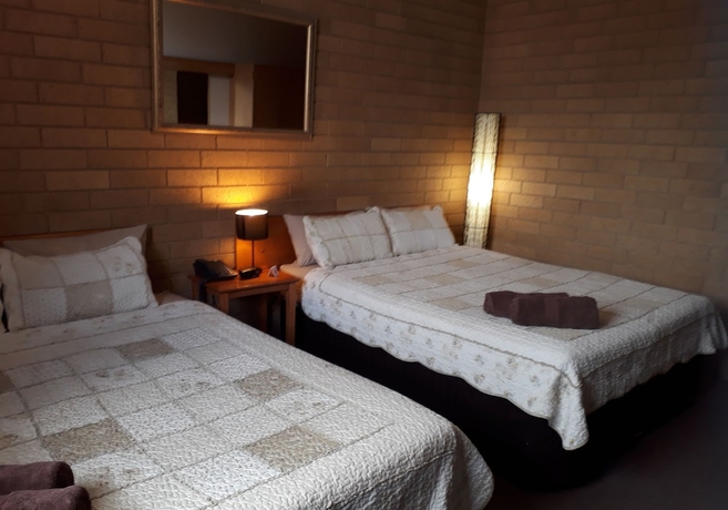 Imagen de la habitación del Hotel Moe Motor Inn. Foto 6