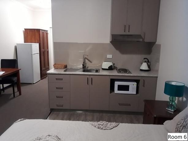 Imagen de la habitación del Hotel Moe Motor Inn. Foto 17