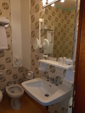 Imagen de la habitación del Hotel Moena. Foto 5