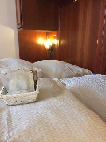 Imagen de la habitación del Hotel Moena. Foto 6