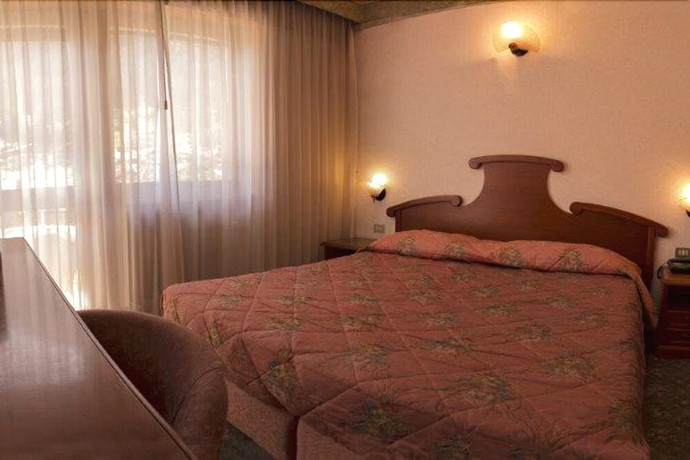 Imagen de la habitación del Hotel Moena. Foto 11
