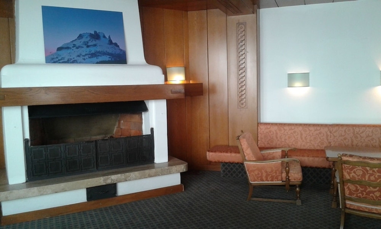 Imagen de los interiores del Hotel Moena. Foto 19