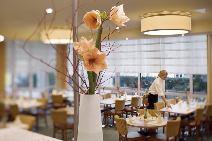 Imagen del bar/restaurante del Hotel Moevenpick Nuernberg Airport. Foto 5