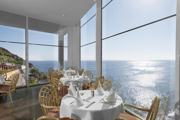 Imagen del bar/restaurante del Hotel Mogan Princess and Beach Club. Foto 12