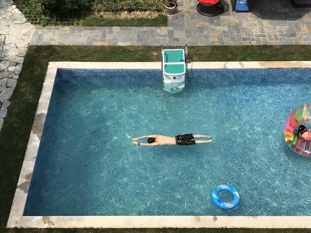 Imagen de la piscina del Hotel Moganshan Banduju. Foto 35