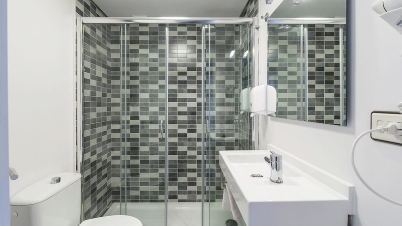 Imagen de la habitación del Hotel Mogay. Foto 8