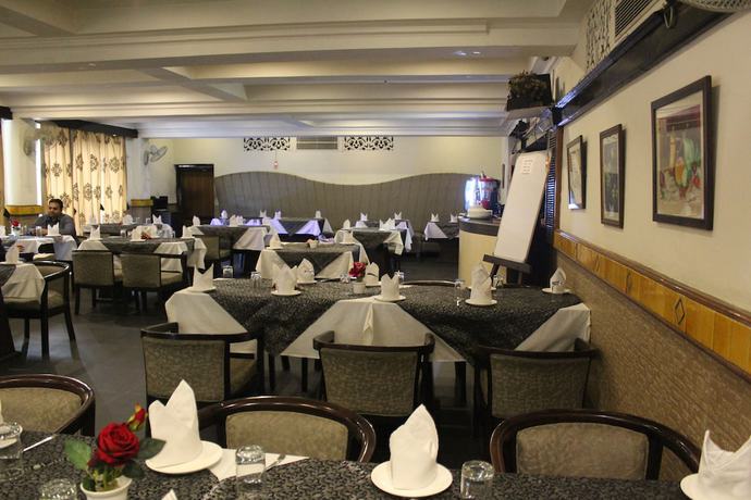 Imagen del bar/restaurante del Hotel Mohan Continental. Foto 4