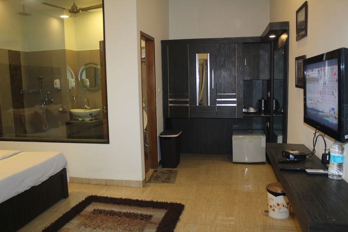 Imagen de la habitación del Hotel Mohan Continental. Foto 9