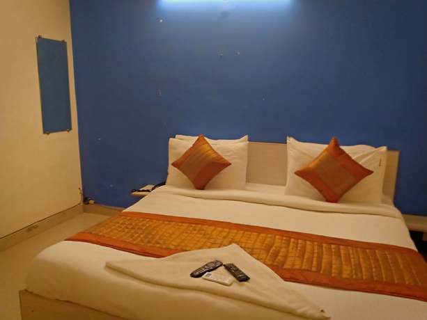 Imagen de la habitación del Hotel Mohan Noida. Foto 2