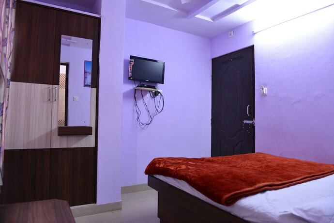 Imagen de la habitación del Hotel Mohit Palace. Foto 28