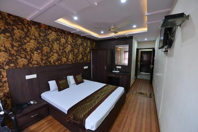 Imagen de la habitación del Hotel Mohit Palace. Foto 31