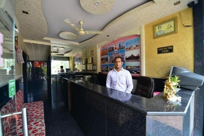 Imagen de los interiores del Hotel Mohit Palace. Foto 34