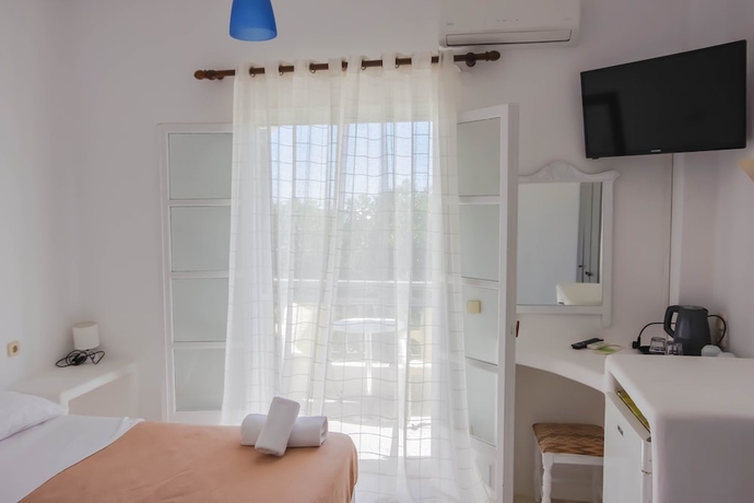 Imagen de la habitación del Hotel Mohitero, Kamari. Foto 10