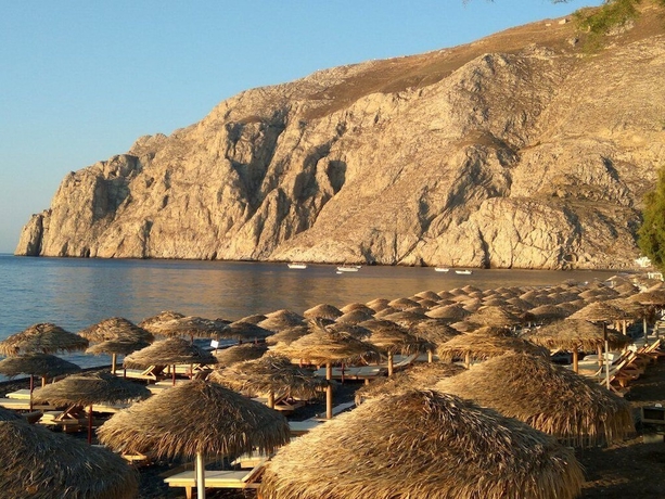 Imagen de los exteriores del Hotel Mohitero, Kamari. Foto 14