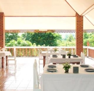 Imagen del bar/restaurante del Hotel Mohn Mye Horm. Foto 4