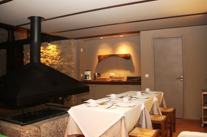 Imagen del bar/restaurante del Hotel Moinhos Da Gozundeira - Casa No Campo. Foto 3